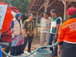 Kekeringan Melanda, BAZNAS Purwakarta Distribusikan Air Bersih dan Toren ke Masyarakat