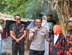 Gempungan Kapolres Purwakarta Bersama Pemuda Pancasila, Bersihkan Sungai dan Tebar Benih Ikan